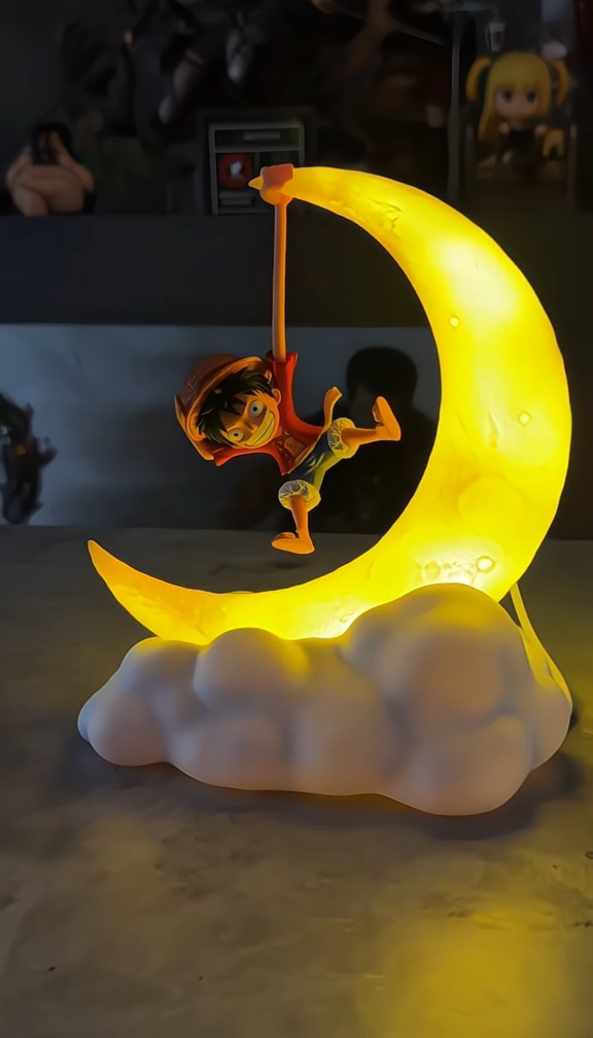 Stretchy Luffy Lamp